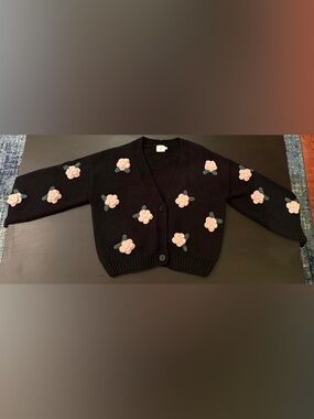 Black Floral Appliqué V-Neck Cardigan